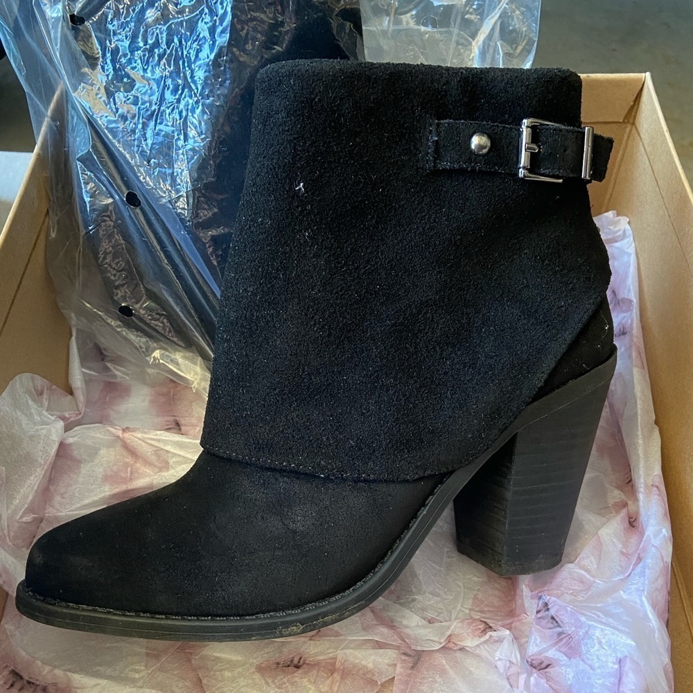 Like new Jessica Simpson heeled booties- size 6